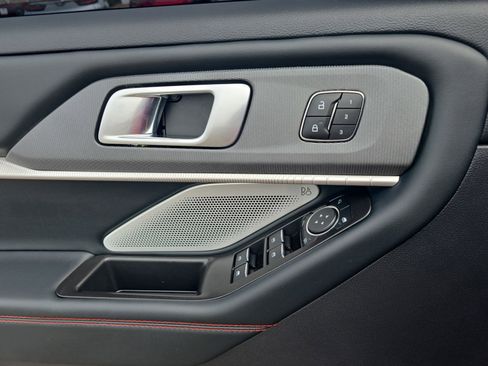 Used 2025 Ford Explorer ST w/ Sun And Sound Package image 30