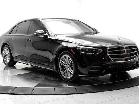 Used 2023 Mercedes-Benz S 500 4MATIC image 3