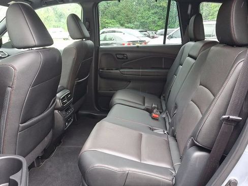 Certified 2024 Honda Passport Black Edition image 11