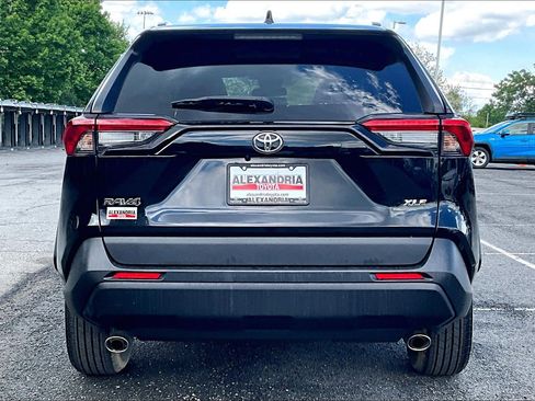 Used 2024 Toyota RAV4 XLE image 4