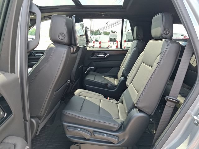 New 2026 GMC Yukon Denali w/ Denali Reserve Package AWD/4WD image 11