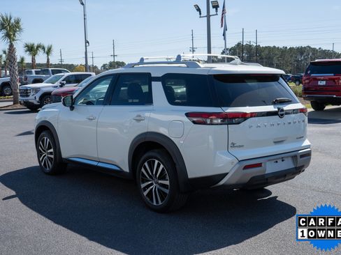 Used 2023 Nissan Pathfinder Platinum image 5