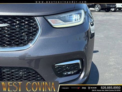 Used 2021 Chrysler Pacifica Touring-L w/ Premium & Safety Sphere Group AWD/4WD image 29
