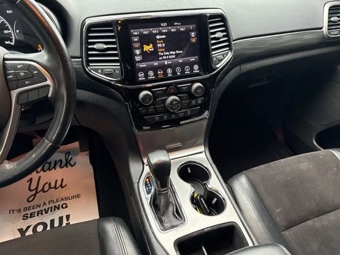 Used 2020 Jeep Grand Cherokee Altitude AWD/4WD image 21