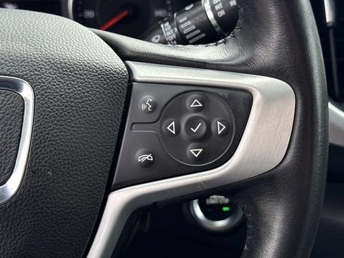 Used 2022 GMC Terrain SLT w/ Infotainment Package II FWD image 10