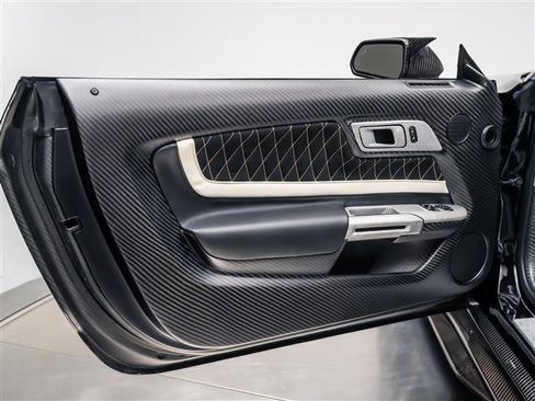 Used 2022 Ford Mustang Shelby GT500 w/ Carbon Fiber Track Pack image 28