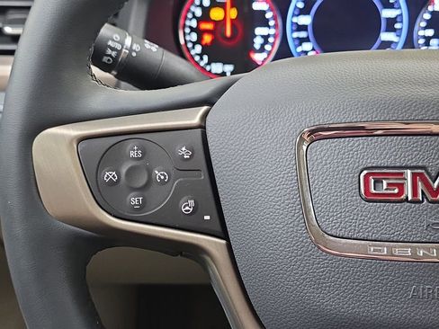 Used 2023 GMC Acadia Denali w/ Denali Ultimate Package AWD/4WD image 14