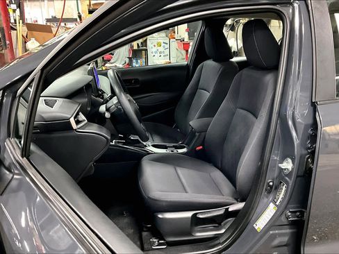 Certified 2024 Toyota Corolla LE image 9