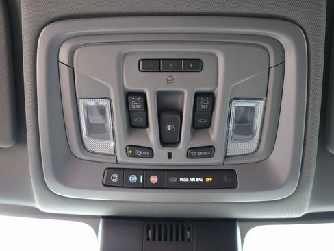 New 2025 GMC Sierra 2500 Denali w/ Denali Reserve Package image 24