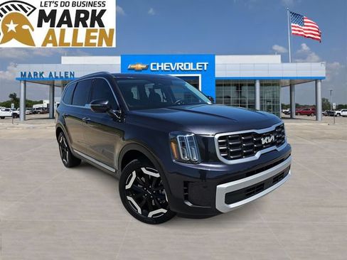 Used 2025 Kia Telluride S FWD image 1