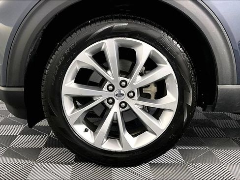 Used 2023 Ford Explorer Platinum w/ Technology Package AWD/4WD image 8