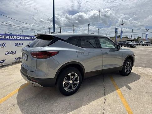 Used 2025 Chevrolet Blazer LT FWD image 11
