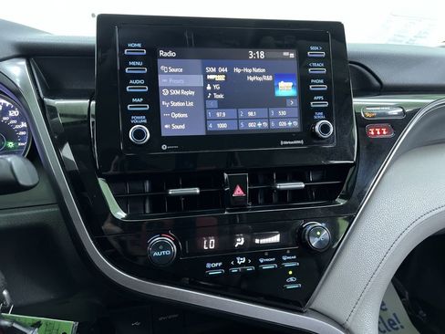Used 2021 Toyota Camry SE FWD image 20