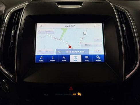 Used 2020 Ford Edge Titanium w/ Equipment Group 301A AWD/4WD image 15