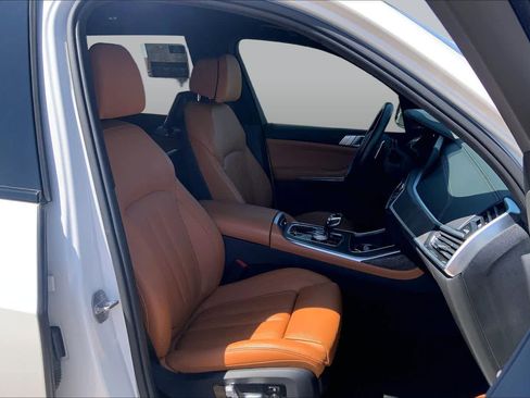 Used 2019 BMW X7 xDrive50i w/ M Sport Package AWD/4WD image 8