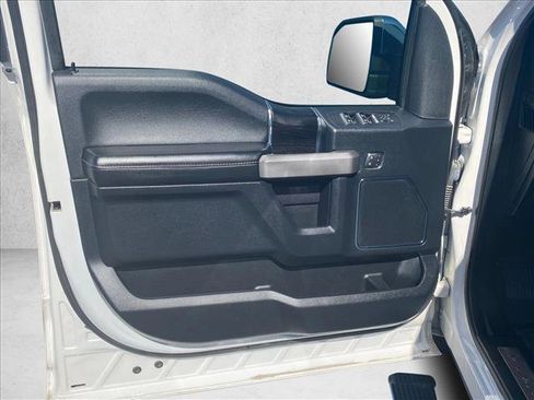 Used 2019 Ford F150 Platinum w/ Equipment Group 701A Luxury AWD/4WD image 11