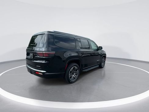 Used 2024 Jeep Wagoneer Series II w/ Flexible Seating Group AWD/4WD image 8