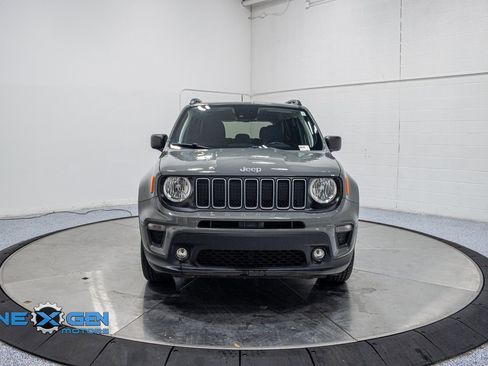 Used 2022 Jeep Renegade Latitude w/ Convenience Group image 2