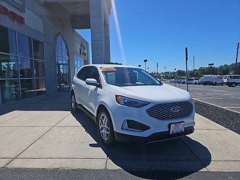 Used 2024 Ford Edge SEL AWD/4WD image 8