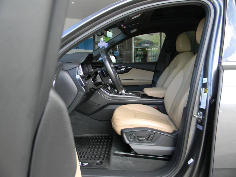 Used 2022 Audi Q7 2.0T Premium Plus w/ Premium Plus Package AWD/4WD image 11