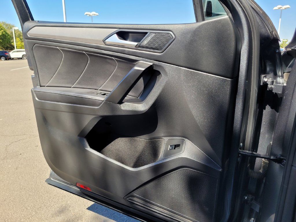 Used 2023 Volkswagen Tiguan SE FWD image 26