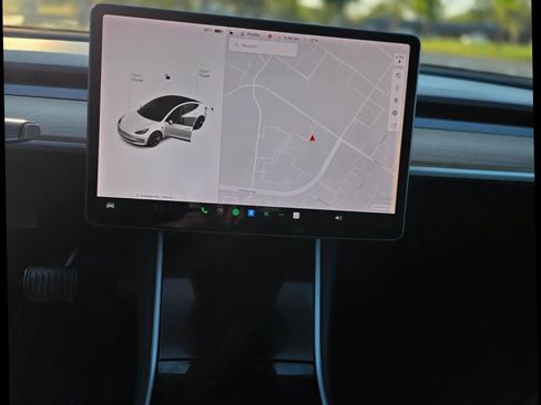 Used 2019 Tesla Model 3 Mid Range RWD image 22
