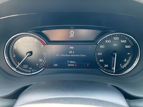 Used 2022 Cadillac XT4 Luxury w/ Cold Weather Package image 21