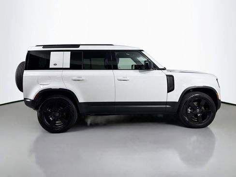 Certified 2024 Land Rover Defender 110 S AWD/4WD image 4