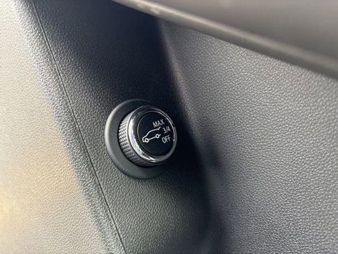 Used 2024 Cadillac XT6 Sport w/ Platinum Package image 11