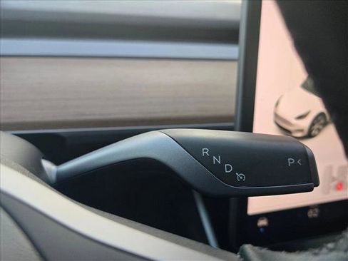 Used 2020 Tesla Model Y Long Range image 21