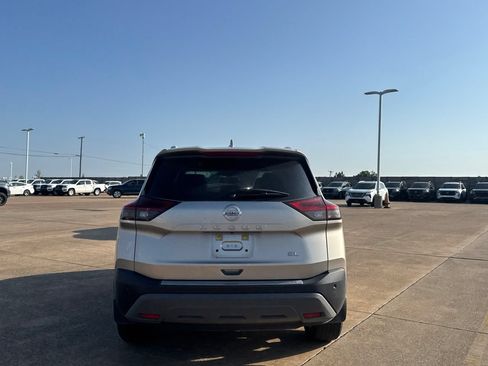 Certified 2021 Nissan Rogue SL FWD image 17