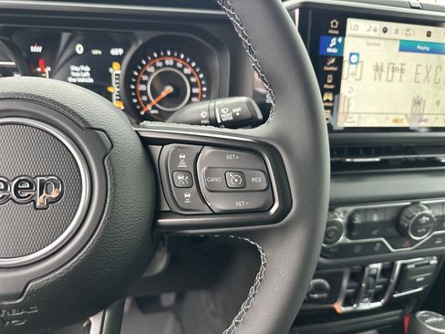 New 2026 Jeep Gladiator Sahara image 11