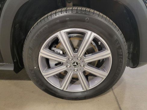 Used 2023 Mercedes-Benz GLS 450 4MATIC image 33