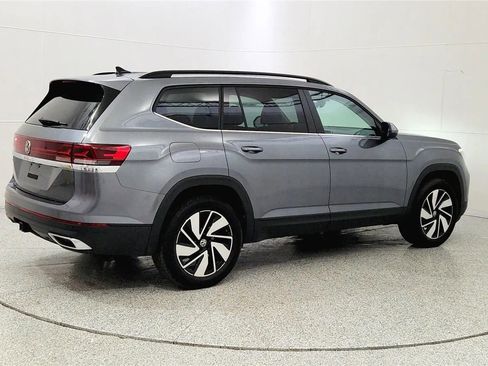 Used 2025 Volkswagen Atlas SE image 7