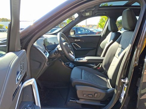 Used 2025 BMW X1 xDrive28i w/ Technology Package image 6