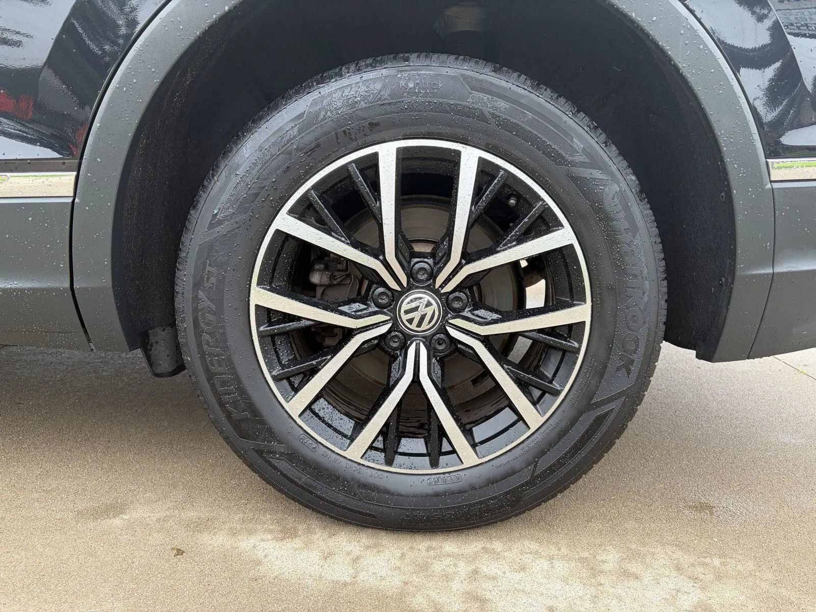 Used 2021 Volkswagen Tiguan S FWD image 9