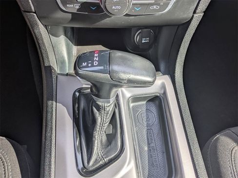 Used 2022 Dodge Charger R/T w/ Blacktop Package image 17