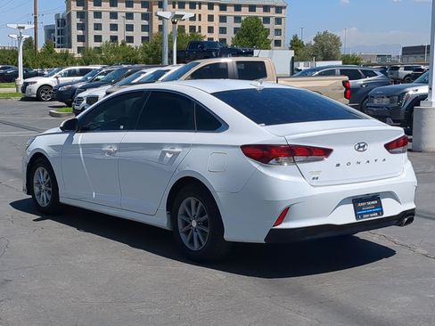 Used 2018 Hyundai Sonata SE FWD image 3