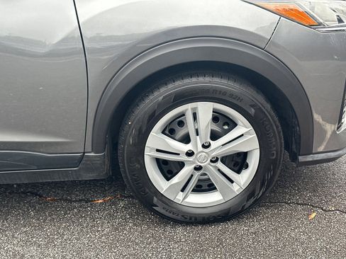 Used 2024 Nissan Kicks S image 12