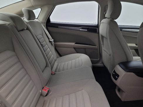 Used 2018 Ford Fusion SE image 19