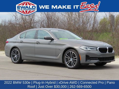Used 2022 BMW 530e xDrive w/ Premium Package AWD/4WD image 1