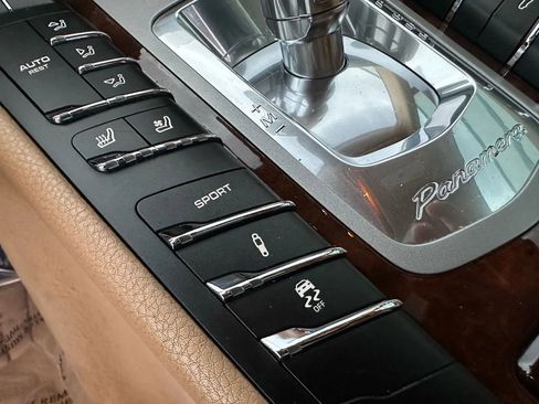 Used 2011 Porsche Panamera S image 23