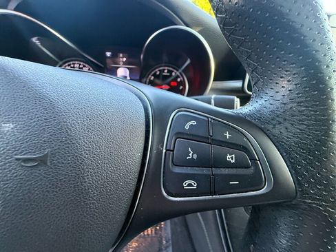 Used 2019 Mercedes-Benz GLC 300 w/ Premium Package image 24