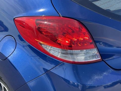 Used 2016 Hyundai Veloster Turbo w/ Option Group 04 FWD image 10