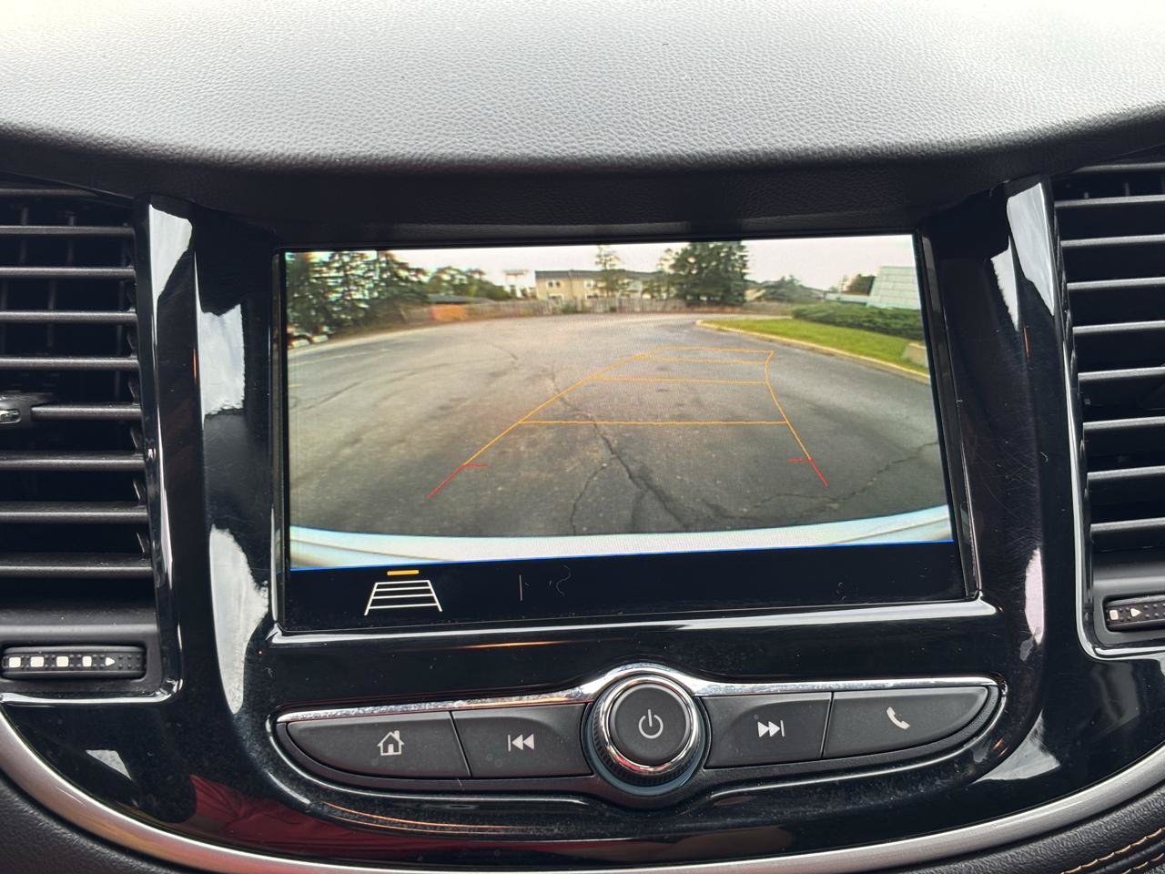 Used 2018 Chevrolet Trax LS AWD/4WD image 25