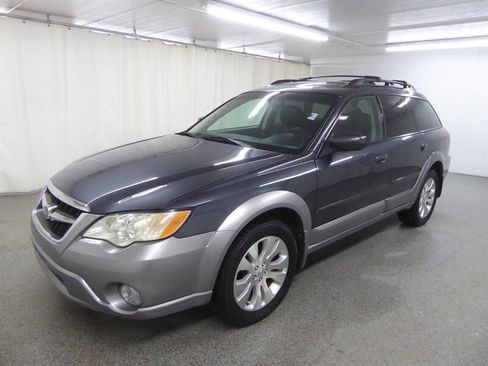 Used 2009 Subaru Outback 2.5i Limited image 3