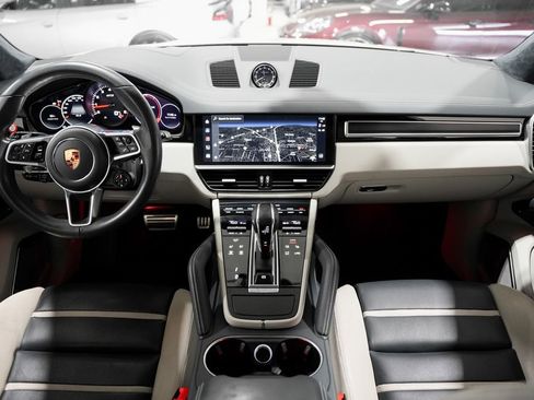 Used 2023 Porsche Cayenne GTS image 20