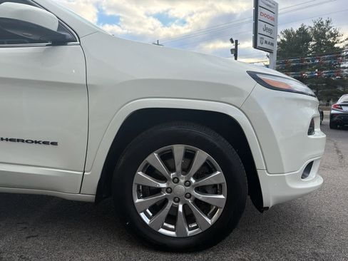 Used 2018 Jeep Cherokee Overland image 5