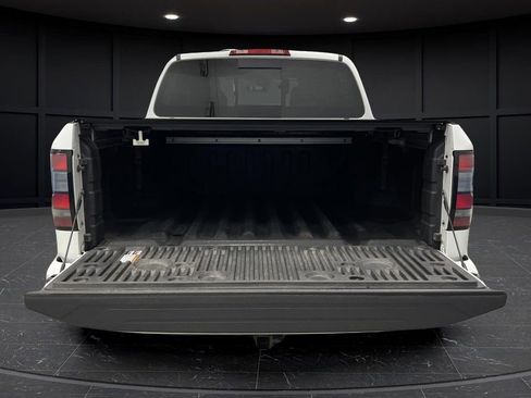 Used 2023 Nissan Frontier PRO-4X image 15