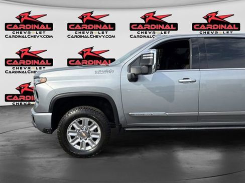Used 2024 Chevrolet Silverado 2500 High Country w/ High Country Premium Package AWD/4WD image 9